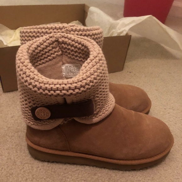 UGG Shoes - Uggs! Like new!